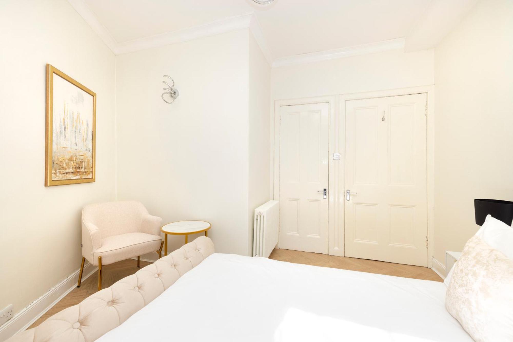 Apartament Joivy Modern Flat In City Centre - For Up To 3 Guests Edynburg Zewnętrze zdjęcie